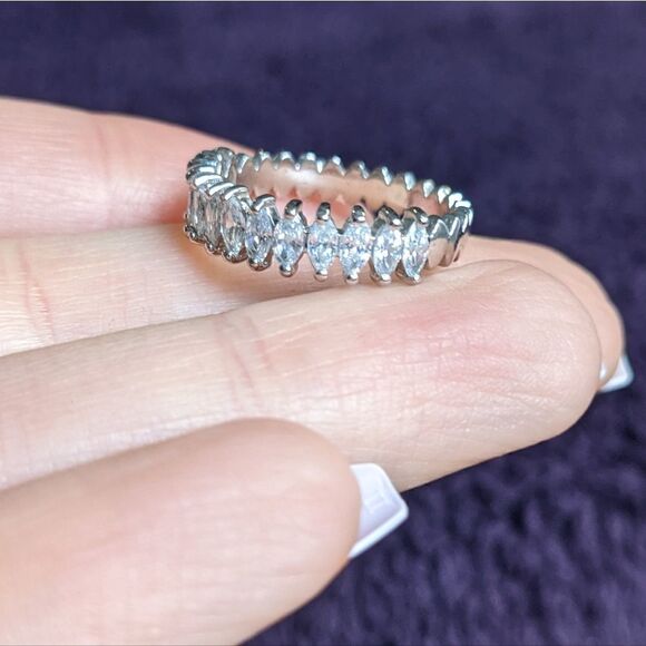 costume wedding band    - Picture 4 of 4